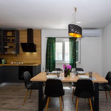 מאקרסקה City Apartment Nora, Old Town Located, Free Parking מראה חיצוני תמונה