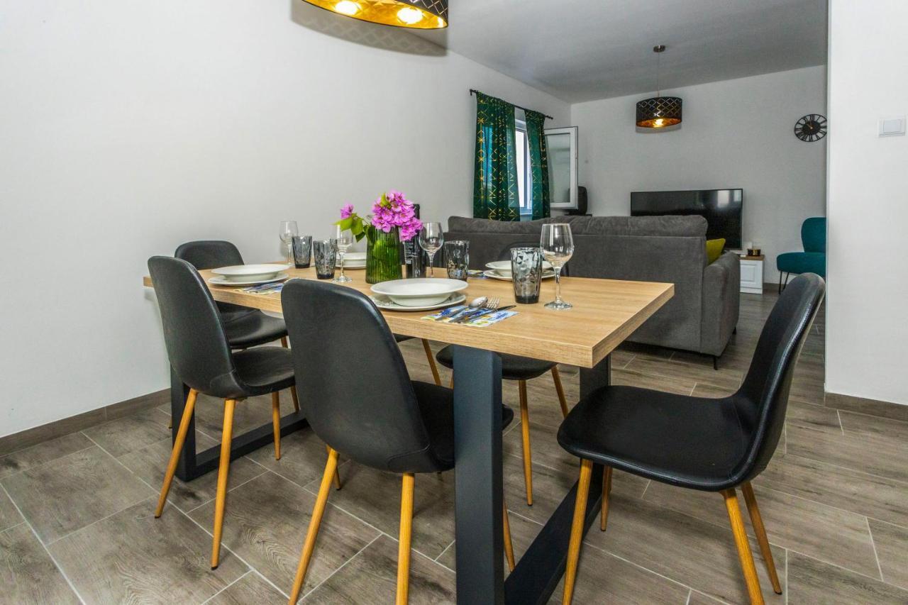 מאקרסקה City Apartment Nora, Old Town Located, Free Parking מראה חיצוני תמונה